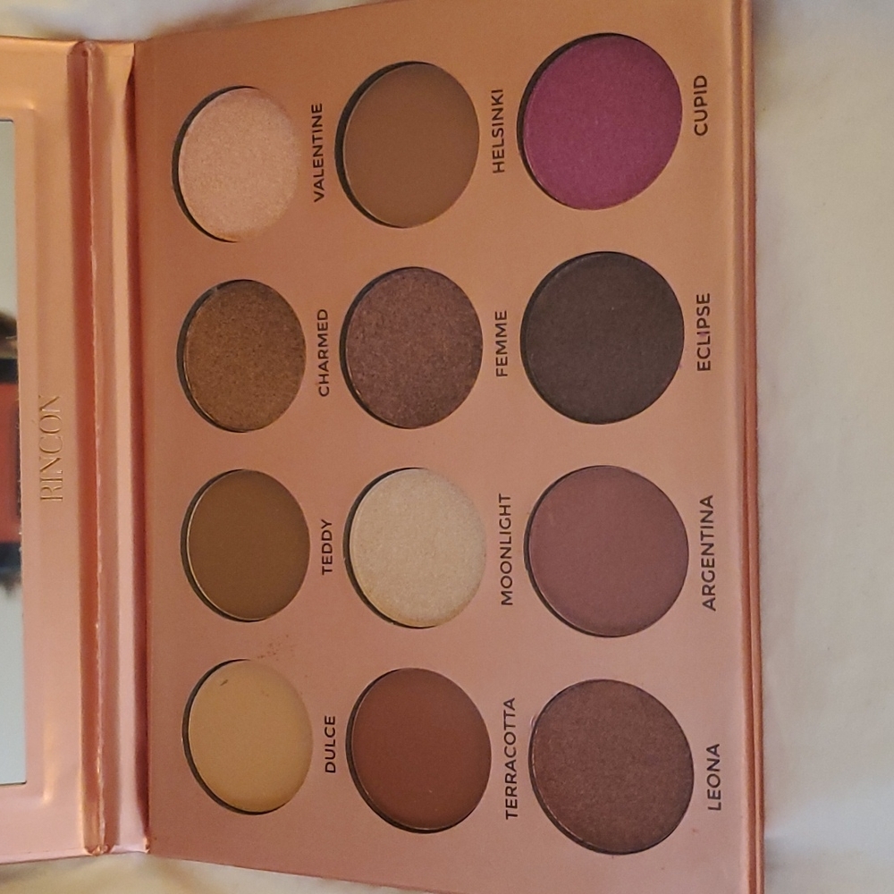 Rincon Heartbreaker Pro eyeshadow pallet.